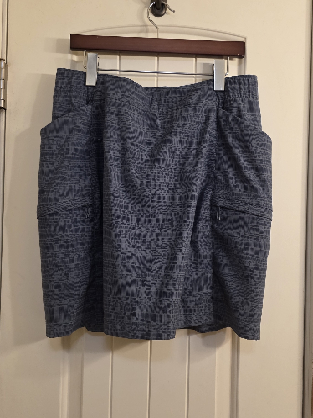 Duluth Trading Co Blue Textured Hybrid Shorts
